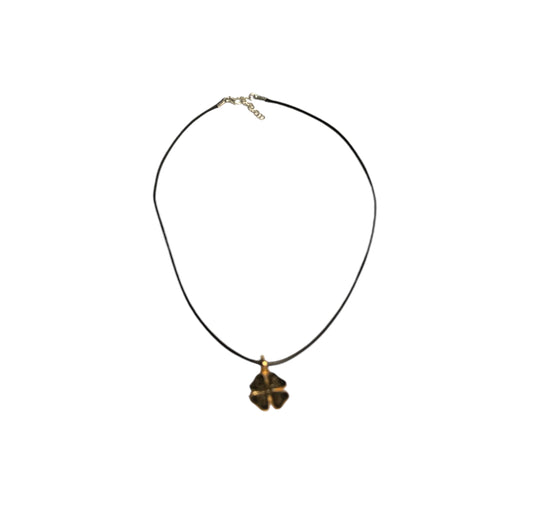 Cord with a clover leaf